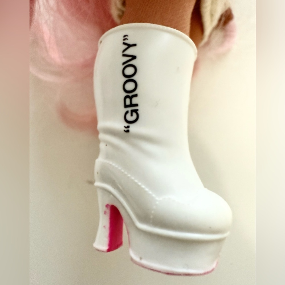 Na! Na! Na! Surprise - Picture 7 of 10